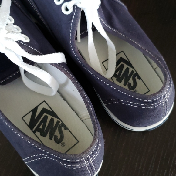 Van's shoes - Picture 4 of 9